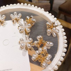 Decorative Bling Hair Accessories Pearl Hair Claw Clip in A Flower Shape 4PCs Decorative Bling Hair Accessories Pearl Hair Claw Clip in A Flower Shape 4PCs