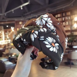 Daisy Pattern Knotted Hair Band